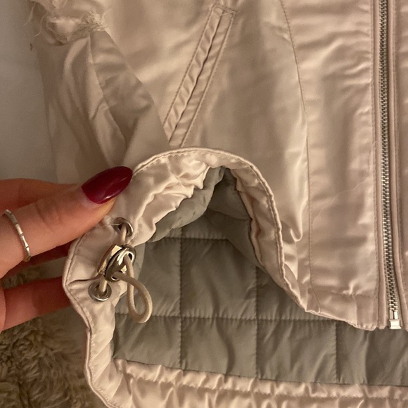 Zara Vest - Picture 5 of 6